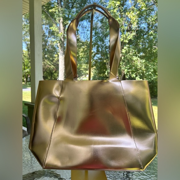 NWT- AUTHENTIC Issey Miyake Metallic Gold Tote Bag - Picture 4 of 5